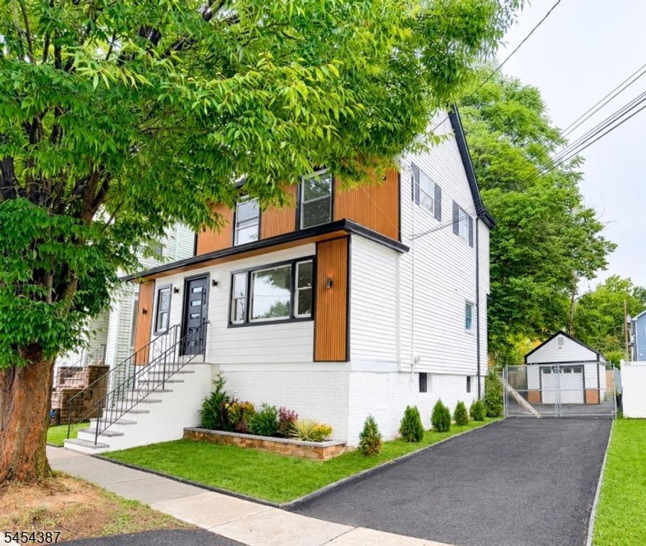 407 E 10Th Ave, Roselle Boro, NJ 07203