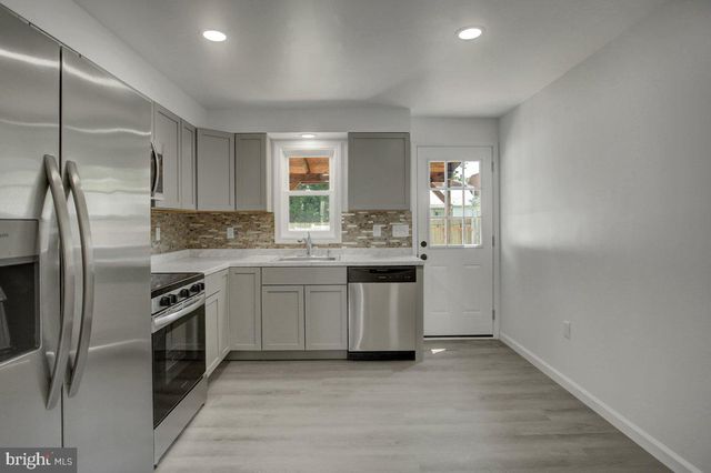 164 E PENN ST, Carlisle, PA 17013