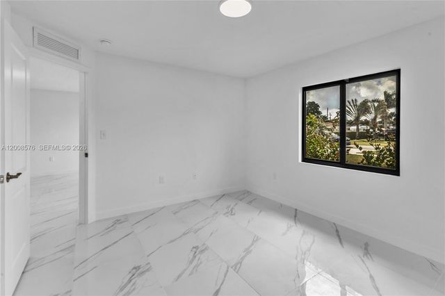 152 NW 18 St, Homestead, FL 33030