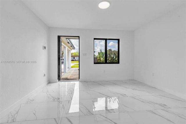 152 NW 18 St, Homestead, FL 33030