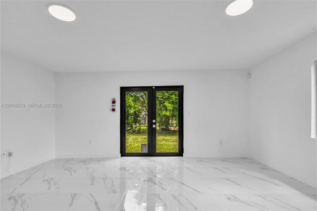 152 NW 18 St, Homestead, FL 33030