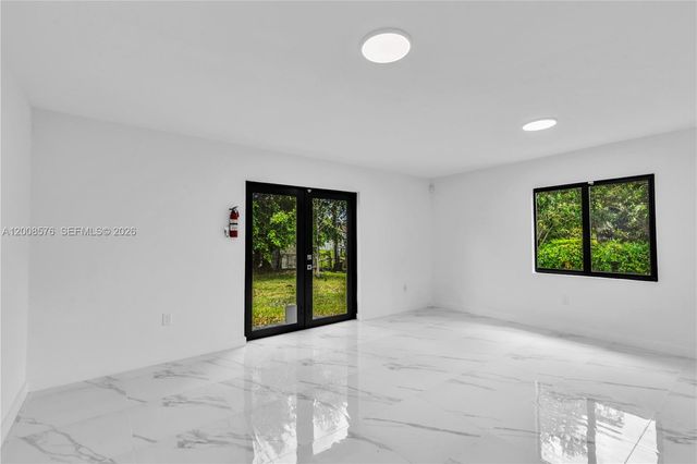 152 NW 18 St, Homestead, FL 33030