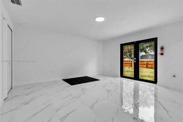 152 NW 18 St, Homestead, FL 33030
