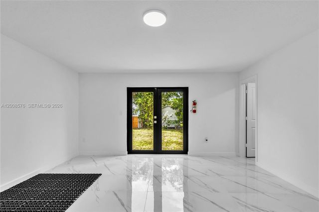 152 NW 18 St, Homestead, FL 33030