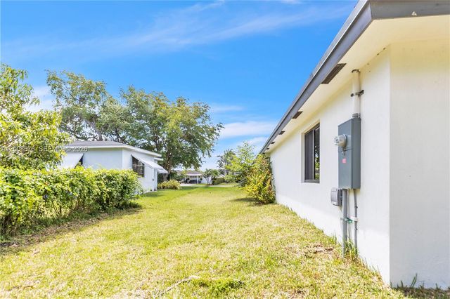 152 NW 18 St, Homestead, FL 33030