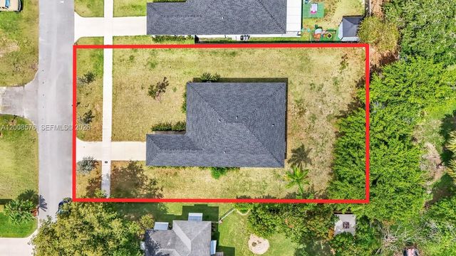 152 NW 18 St, Homestead, FL 33030