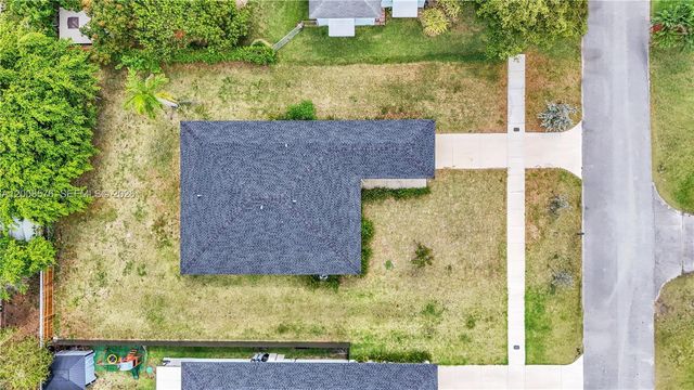 152 NW 18 St, Homestead, FL 33030
