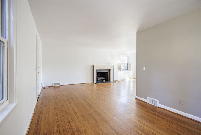 193 Georgian Court Road, Brighton, NY 14610