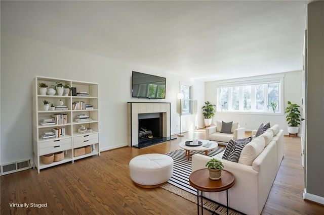 193 Georgian Court Road, Brighton, NY 14610