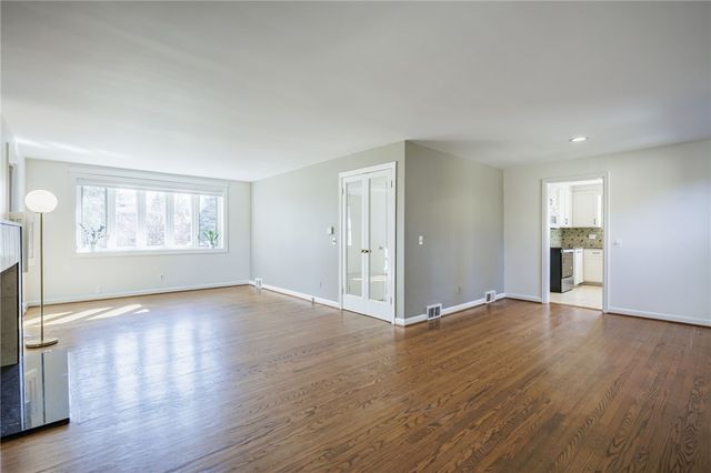 193 Georgian Court Road, Brighton, NY 14610