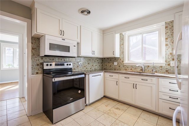 193 Georgian Court Road, Brighton, NY 14610