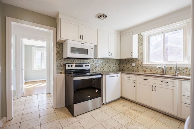 193 Georgian Court Road, Brighton, NY 14610