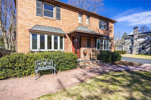 193 Georgian Court Road, Brighton, NY 14610