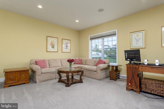 7388 VIEW CREST DR, Harrisburg, PA 17112