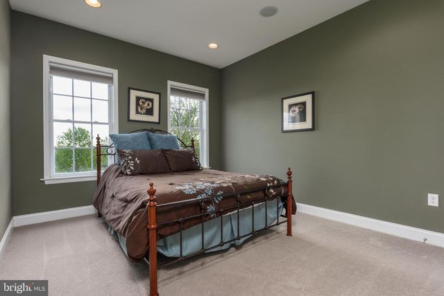 7388 VIEW CREST DR, Harrisburg, PA 17112