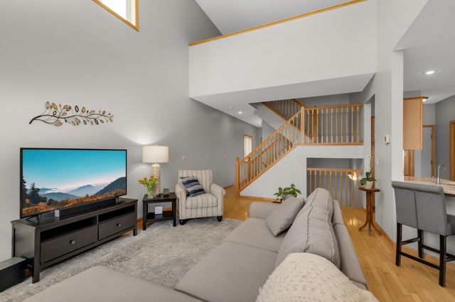 593 Crane Creek Lane, Eagan, MN 55121