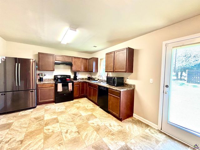 101 Sourwood Lane, Warner Robins, GA 31093