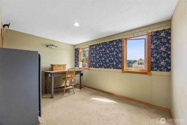 311 S Perkins Street, Buckley, WA 98321
