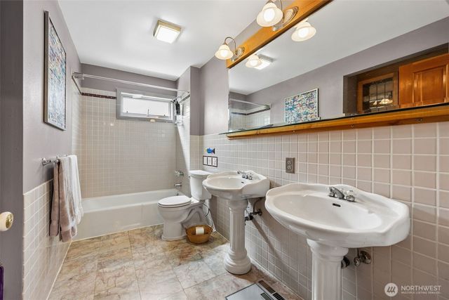 311 S Perkins Street, Buckley, WA 98321