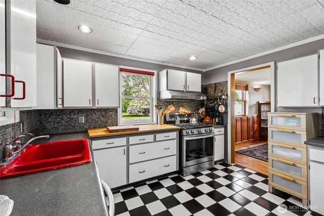 311 S Perkins Street, Buckley, WA 98321