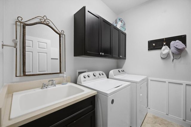 2905 TRUSTEE AVENUE, Sarasota, FL 34243