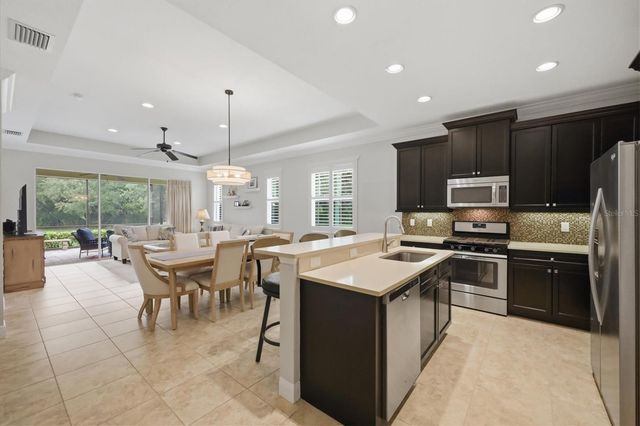 2905 TRUSTEE AVENUE, Sarasota, FL 34243
