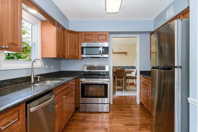 1058 W Illinois Avenue, Palatine, IL 60067