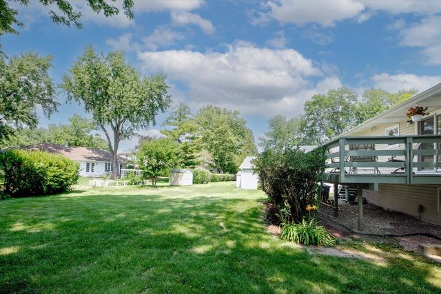 1058 W Illinois Avenue, Palatine, IL 60067