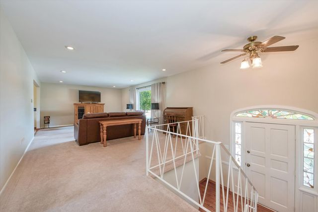 1058 W Illinois Avenue, Palatine, IL 60067