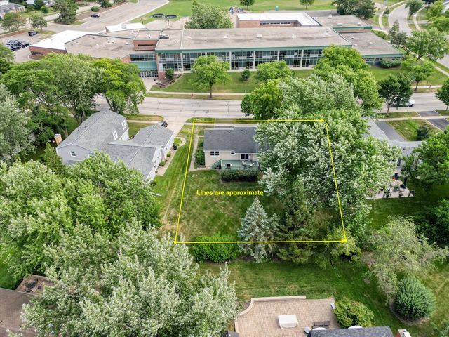 1058 W Illinois Avenue, Palatine, IL 60067