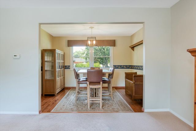 1058 W Illinois Avenue, Palatine, IL 60067