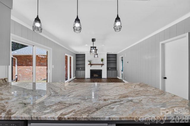 935 Ridgewood Drive NE, Lenoir, NC 28645