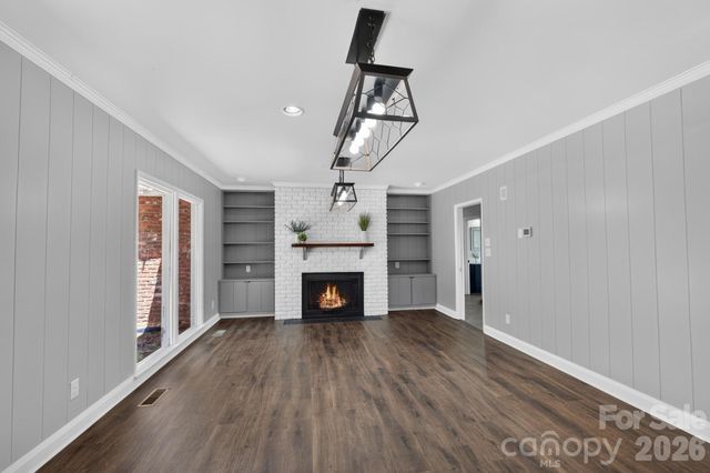 935 Ridgewood Drive NE, Lenoir, NC 28645