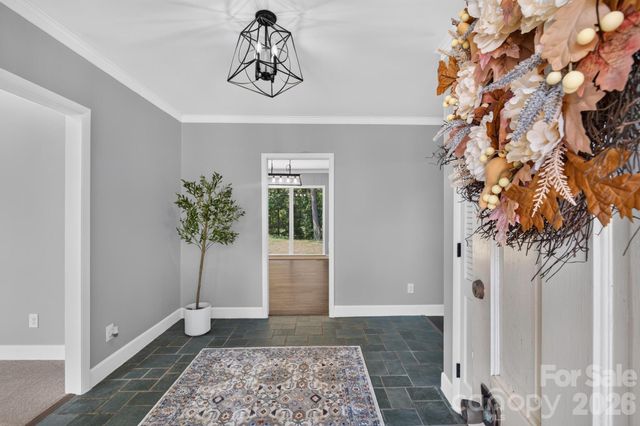 935 Ridgewood Drive NE, Lenoir, NC 28645