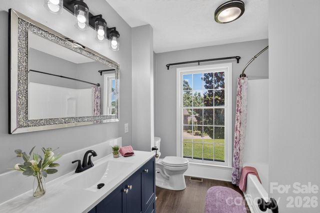 935 Ridgewood Drive NE, Lenoir, NC 28645