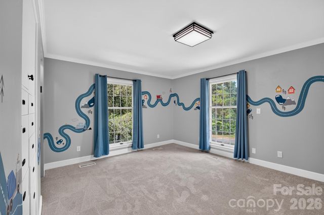 935 Ridgewood Drive NE, Lenoir, NC 28645
