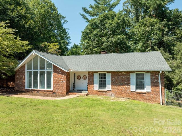 935 Ridgewood Drive NE, Lenoir, NC 28645