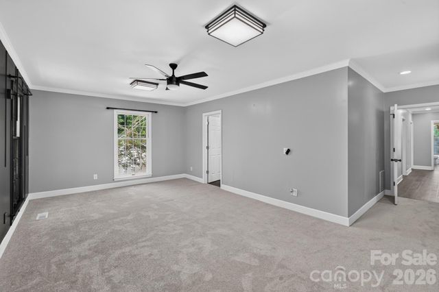 935 Ridgewood Drive NE, Lenoir, NC 28645