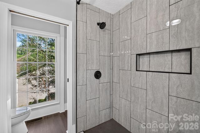 935 Ridgewood Drive NE, Lenoir, NC 28645
