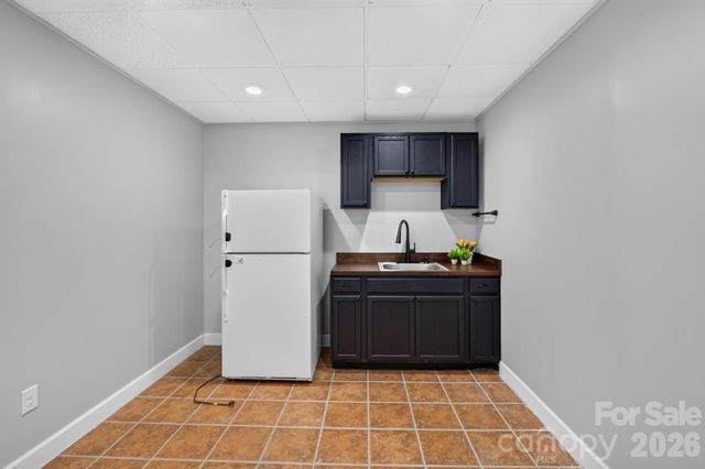 935 Ridgewood Drive NE, Lenoir, NC 28645