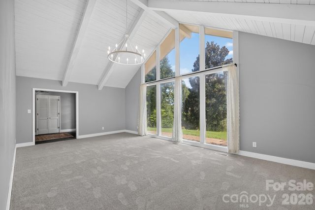 935 Ridgewood Drive NE, Lenoir, NC 28645