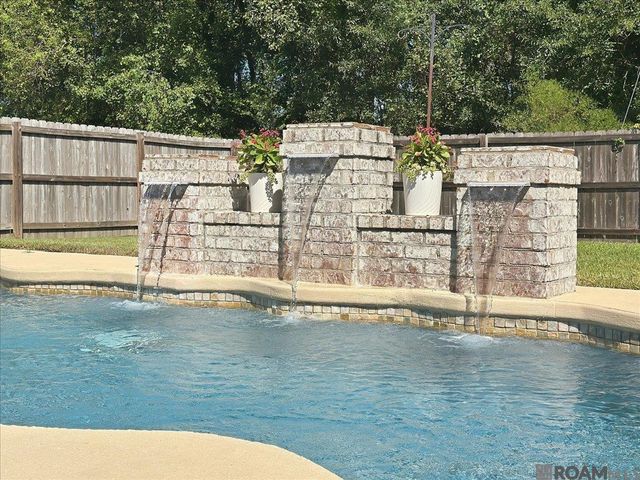 10069 Serene Rd, Denham Springs, LA 70726