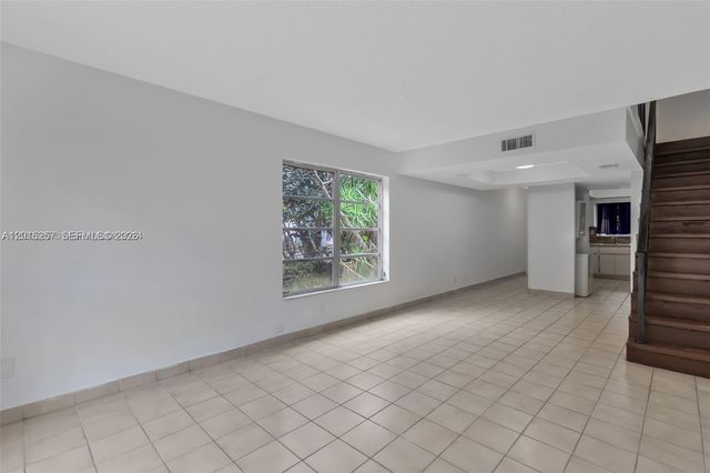 6141 SW 42nd Ct, Davie, FL 33314