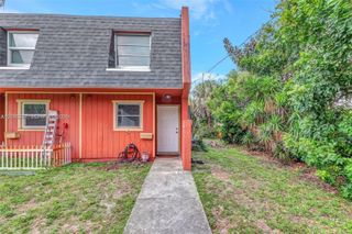 6141 SW 42nd Ct, Davie, FL 33314