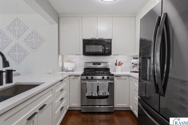 1314 N 5th Street, St. Peter, MN 56082