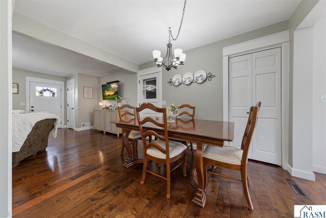 1314 N 5th Street, St. Peter, MN 56082