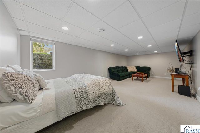 1314 N 5th Street, St. Peter, MN 56082