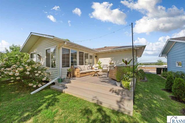 1314 N 5th Street, St. Peter, MN 56082