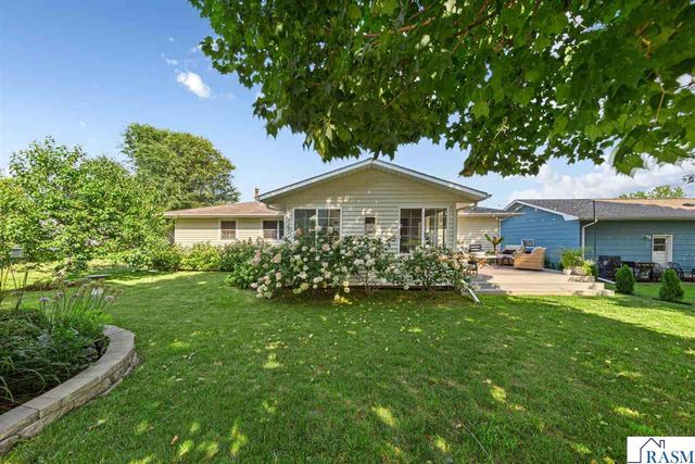 1314 N 5th Street, St. Peter, MN 56082