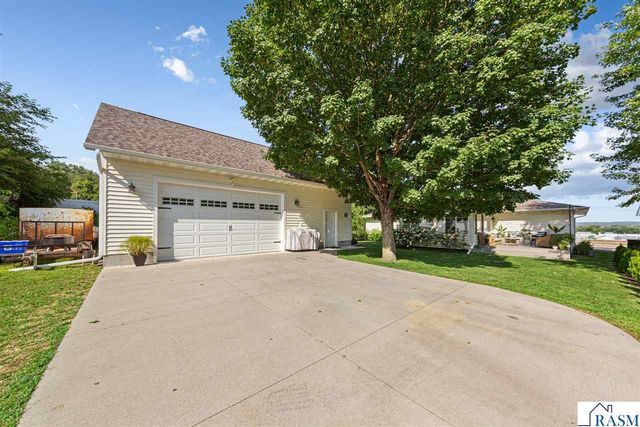 1314 N 5th Street, St. Peter, MN 56082